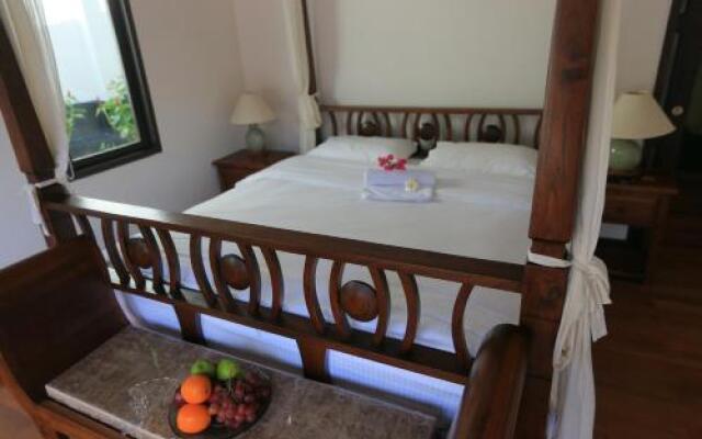 Naiharn Beach Villa
