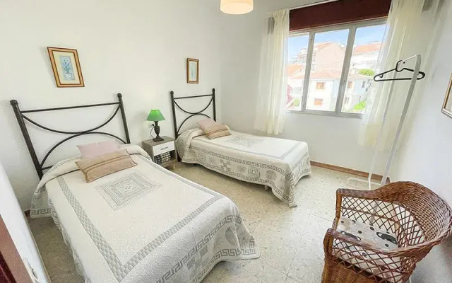 Apartamentos Portonovo Playa 3000