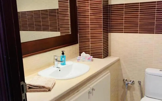 The Perfect Flat, Lac 2, Tunis