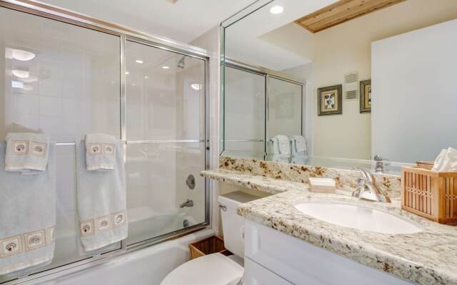 25870 Hickory Blvd #704