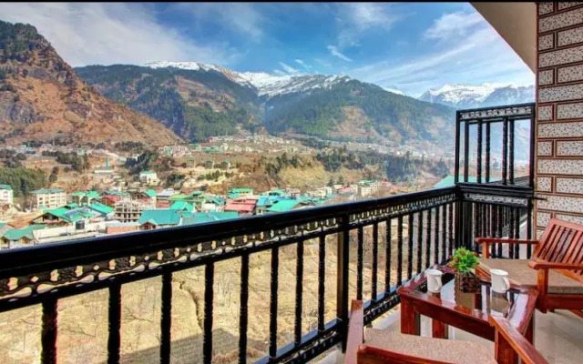 Aeraki Hotel