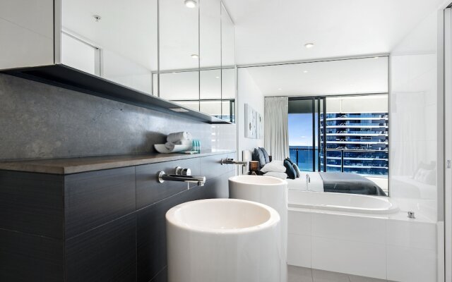 Oracle Sleek & Stylish 2 Bedroom Ocean View