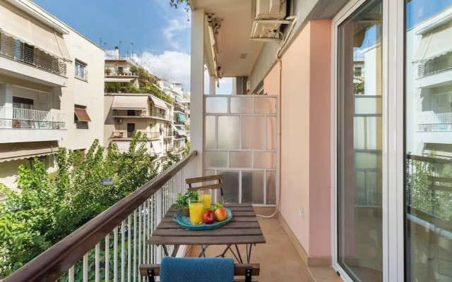 Stylish apt steps from Acropolis by GHH