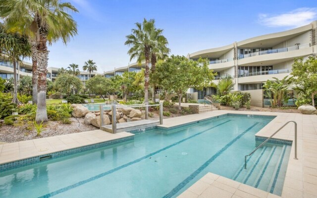 Cotton Beach Apartment 33 With Pool Views