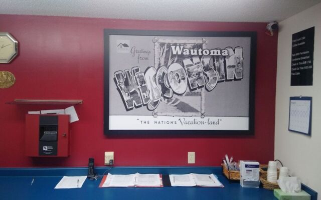 Wautoma Inn