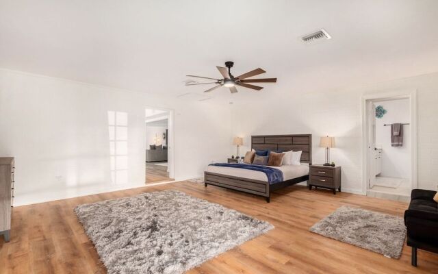 Glencove Mesa 4 Bedroom Home by RedAwning