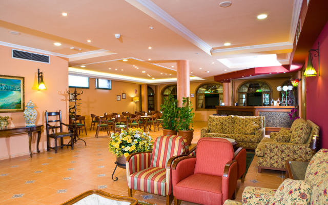 ApartHotel Punta Cabicastro