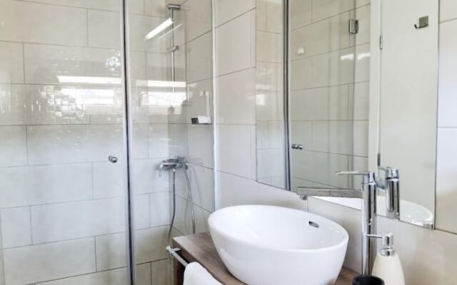 Boutique Rooms - With Pool - 9 - R303