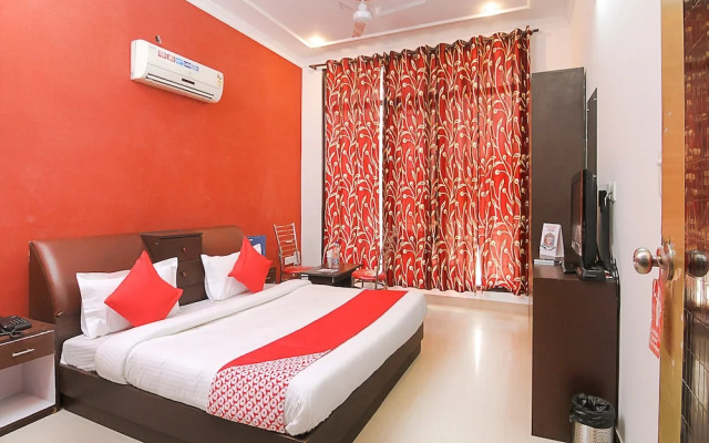 Fabhotel Signature Cyber Park
