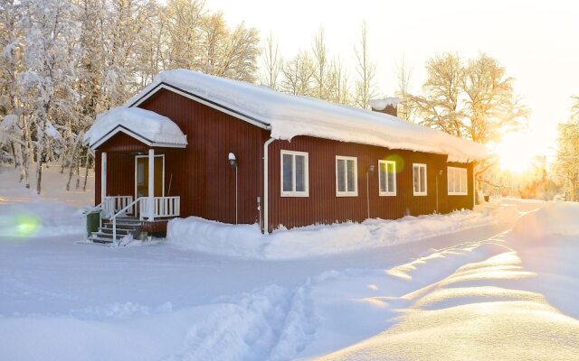 Stora Björnstugan in Laisvallby