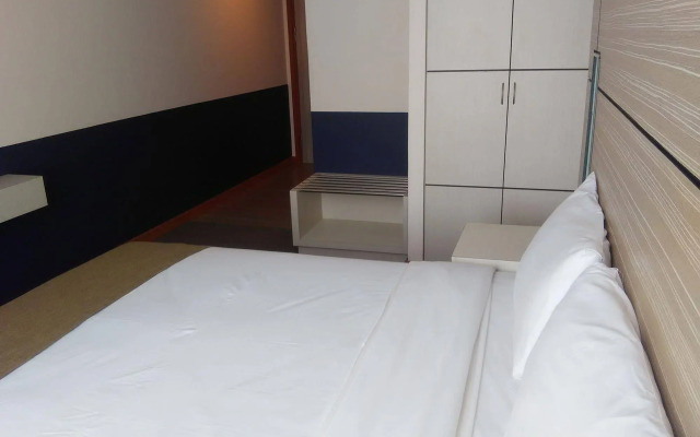 Grand Medallion Hotel