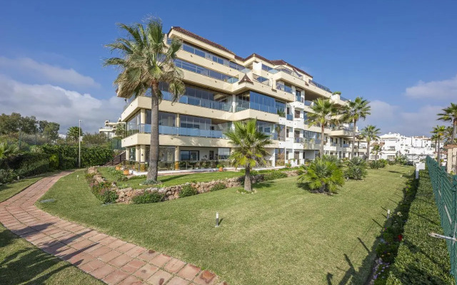 2218-Duplex first line beach with sea view