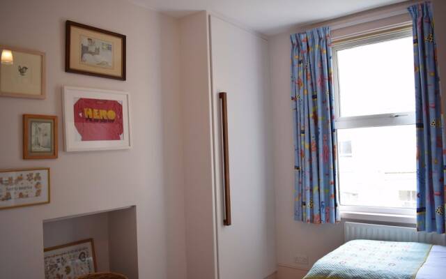 2 Bedroom Family Home in Hammersmith