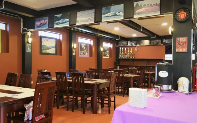Baan Chang Hotel & Coffee House