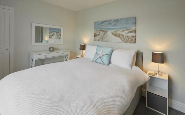 Host   Stay   Sea Gem