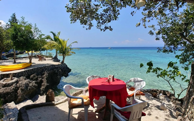 Moalboal T Breeze Coastal Resort