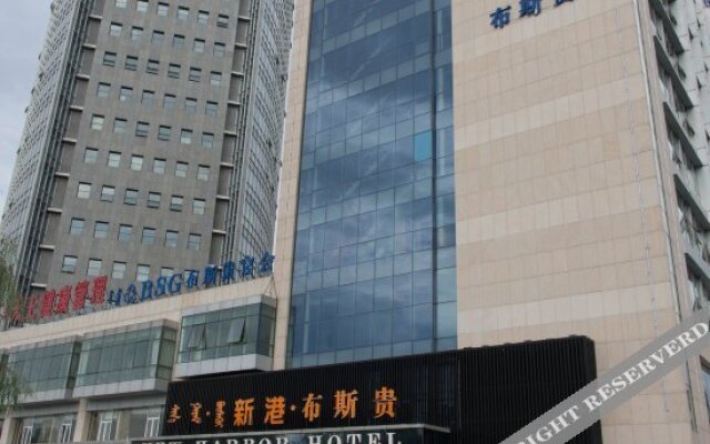New Harbor Hotel