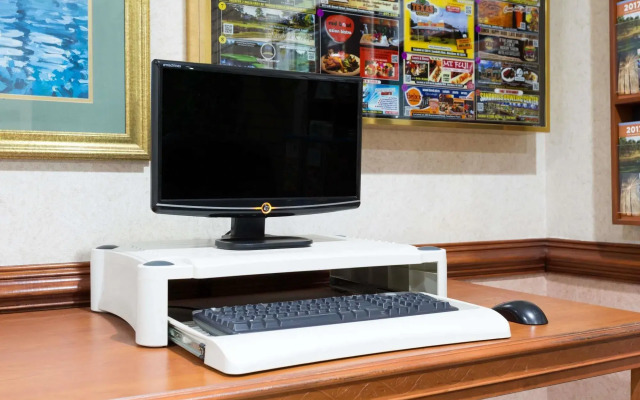 Days Inn & Conf Center by Wyndham Southern Pines Pinehurst