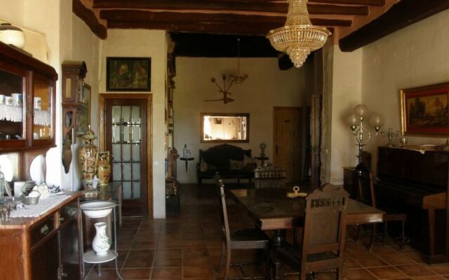 Mas del Burga - Adults Only
