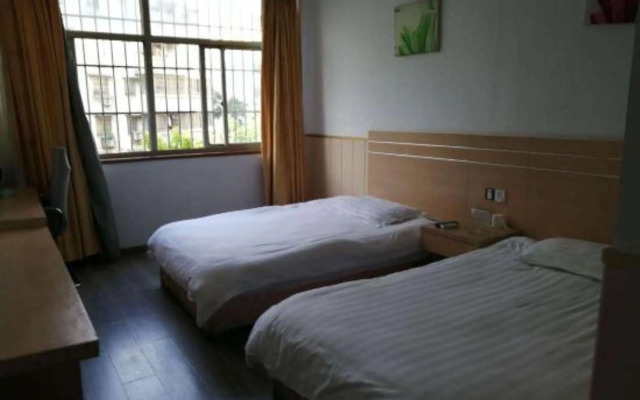 Heng 8 Hotel Chain (Shaoxing Binhai Store)