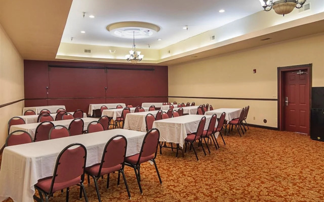 Red Roof Inn & Suites Lake Orion/ Auburn Hills