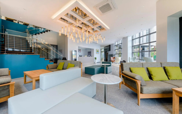 Luston Villa & Hotel