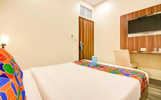 OYO 13614 Hotel Axis International