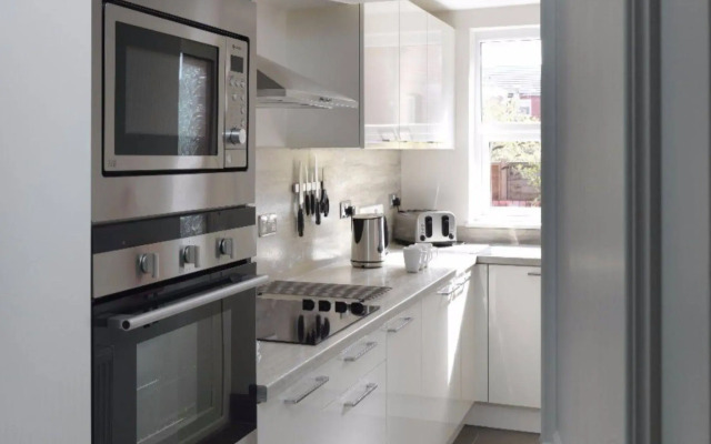 Paramount Apartments