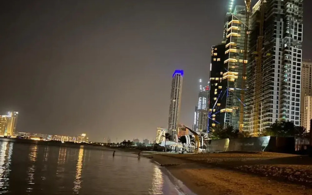 Хостел Business Backpackers JBR