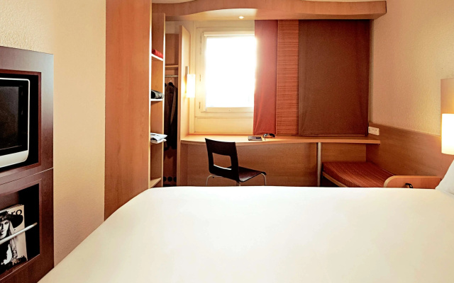 ibis Macae