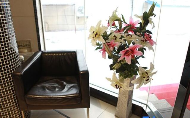 Qingmu Inns (Nanjing Longjiang Metro Station New City Plaza)