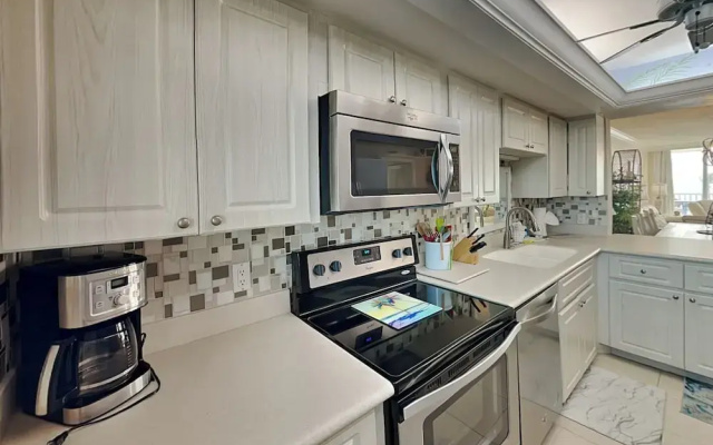 Sun Caper 208 by Distinctive Beach Rentals
