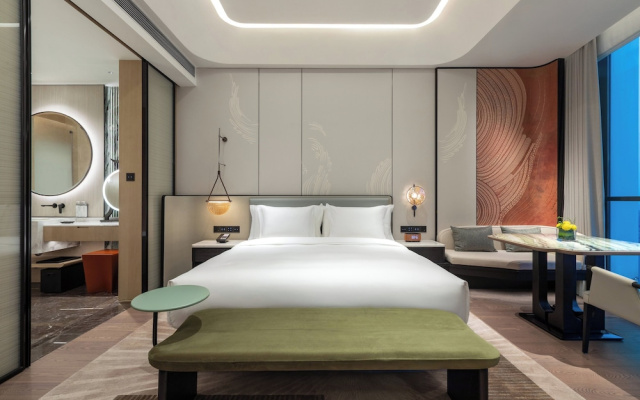 HUALUXE Zhongshan City Center