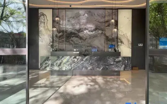 Luxian Tengchi Hotel