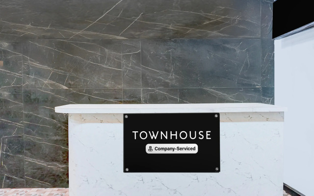 Super Townhouse Hinjewadi Corporate Stays