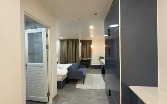 Breezewood Bangkok Hotel