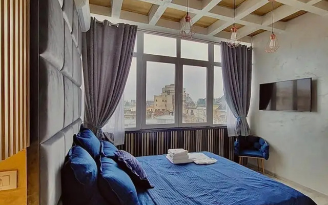 The Royalty Apartment old Town Center