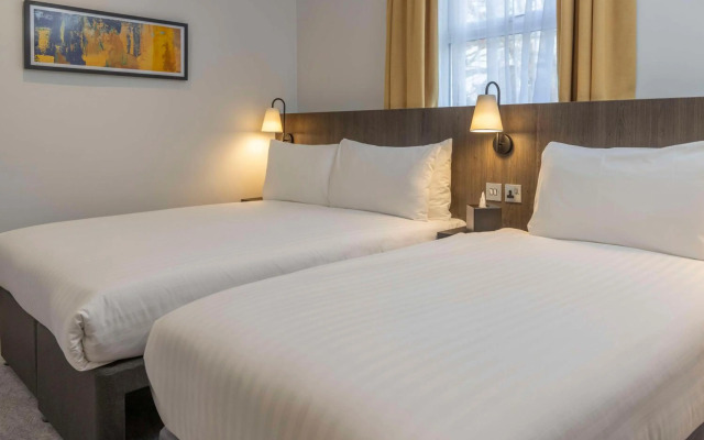 Отель Four Points Flex by Sheraton London Kensington Olympia