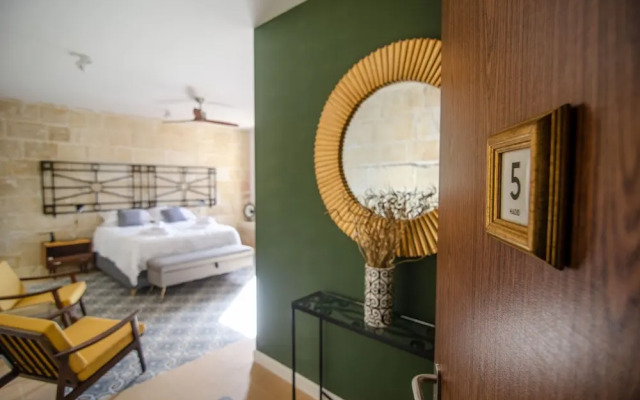 Senglea Suites