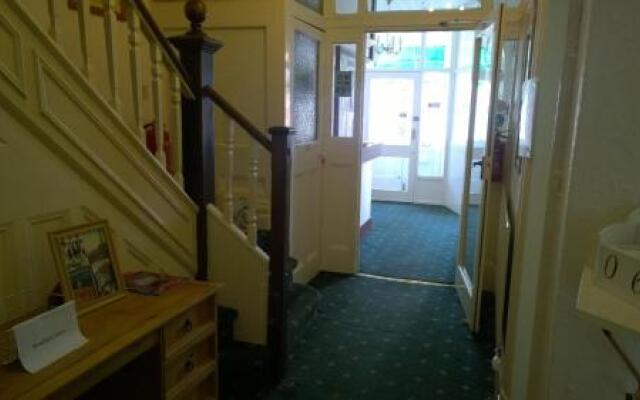 Hartshead Hotel