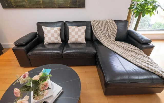 Tyms 3BR 2BA Apartment in Xujiahui