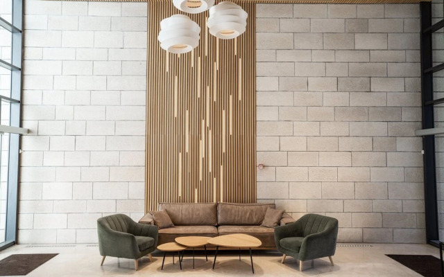 HolySuite J Tower