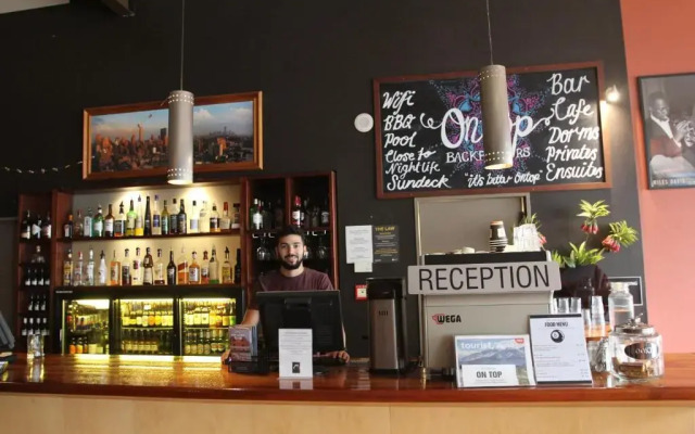 On Top Apartments & Hostel Backpackers