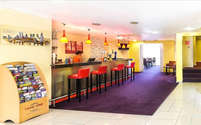 Luton Hotel