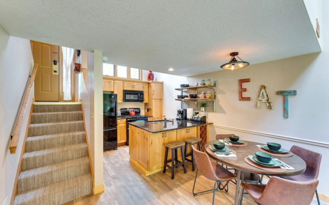 Updated Retreat w/ Golf Course & Wildlife Views!