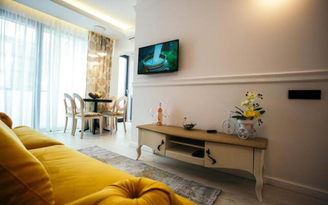 Briana Luxury Studio