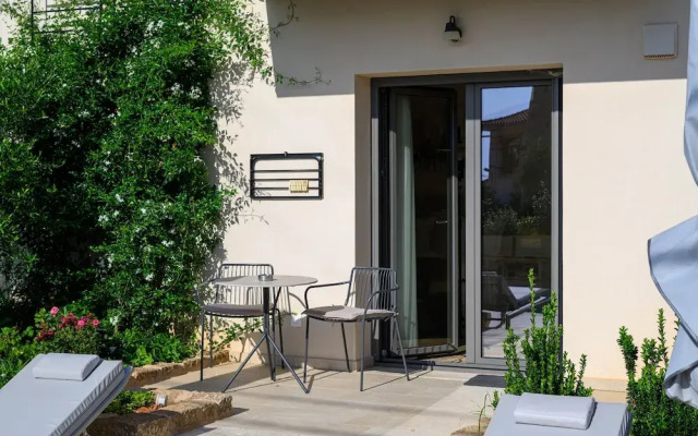 Kannas Mani-Luxury Suites- Adults friendly 14+