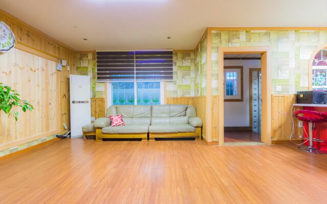 Yangpyeong Wide-garden House Pension