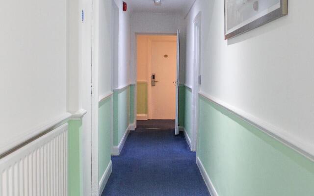 Heathrow Lodge