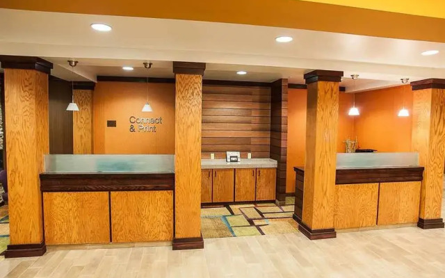 Comfort Inn & Suites South Akron